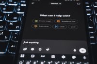 1 op de 3 Nederlanders bespaart geld via AI-chatbots