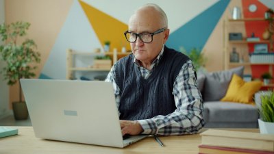 Bijverdienen naast je AOW mag, maar niet zonder gevolgen